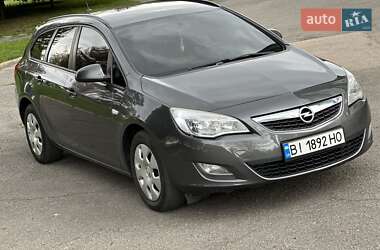 Универсал Opel Astra 2012 в 