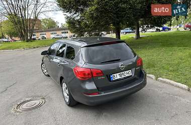 Универсал Opel Astra 2012 в 