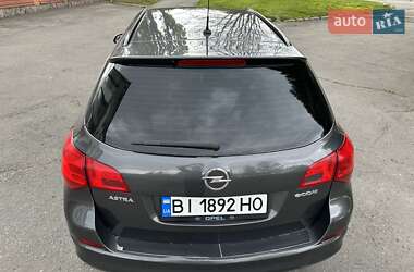 Универсал Opel Astra 2012 в 