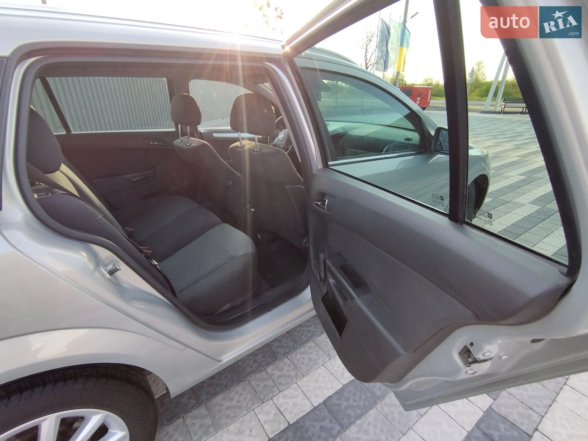2010 Opel Astra - мініатюра 38