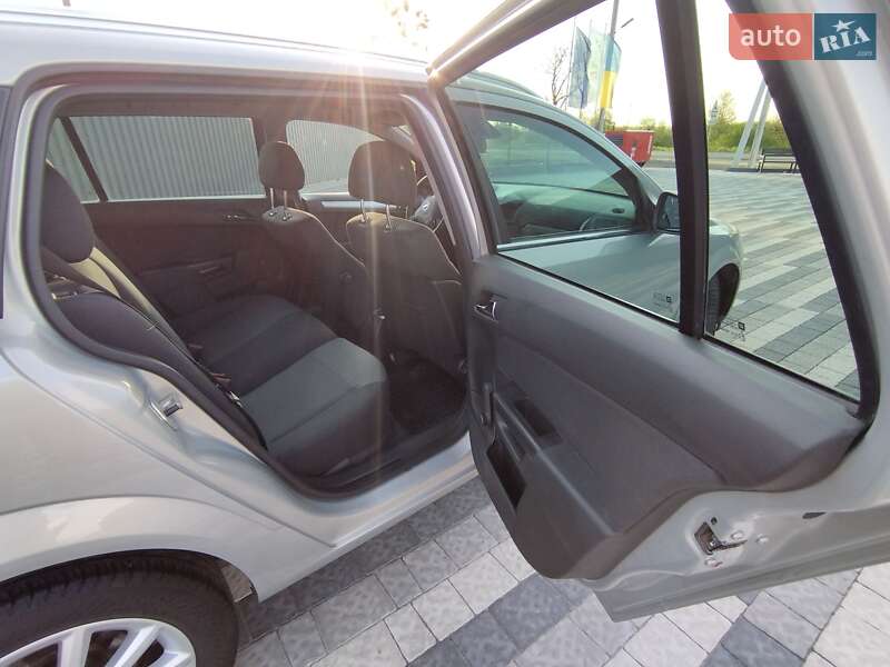 Универсал Opel Astra 2010 в Львове фото 38 Универсал Opel Astra 2010 в Львове