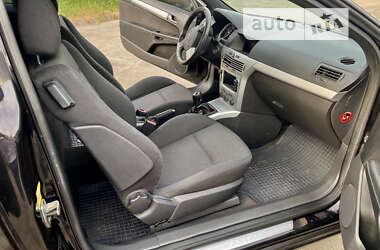 Купе Opel Astra 2006 в Киеве
