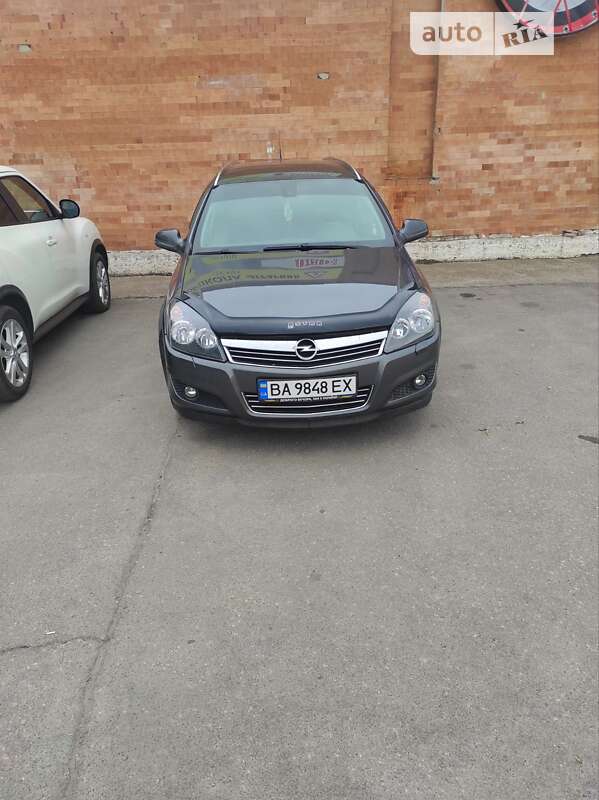 Универсал Opel Astra 2010 в Кропивницком