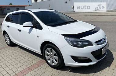 Универсал Opel Astra 2015 в Ужгороде