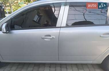 Универсал Opel Astra 2006 в Стрые