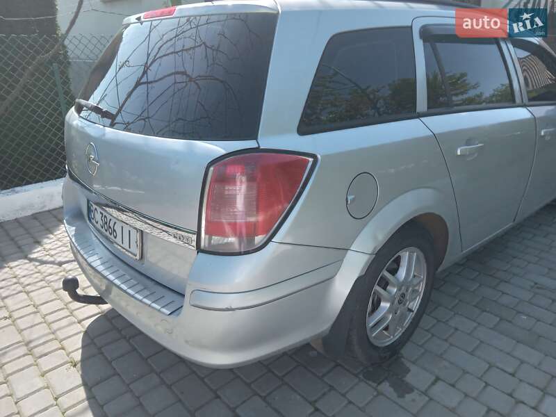Універсал Opel Astra 2006 в Стрию