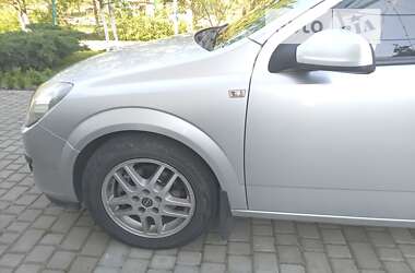 Универсал Opel Astra 2006 в Стрые