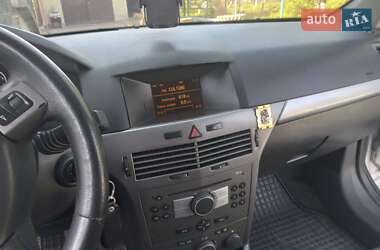 Универсал Opel Astra 2006 в 