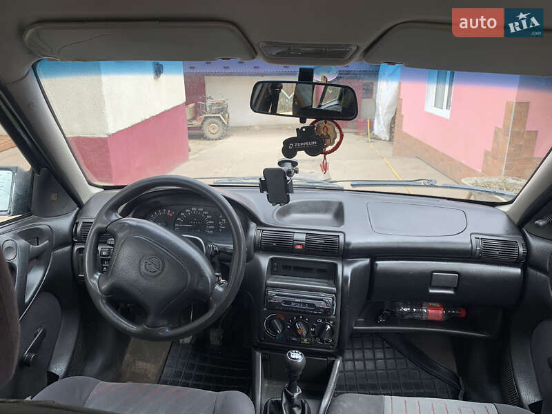 Универсал Opel Astra 1998 в Бучаче