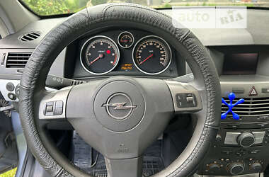 Универсал Opel Astra 2005 в Бучаче