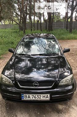 Седан Opel Astra 2006 в Кропивницком
