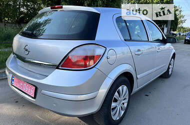 Хэтчбек Opel Astra 2004 в Луцке