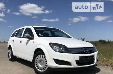 Универсал Opel Astra 2010 в Ровно