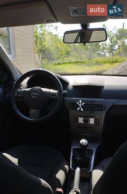 Универсал Opel Astra 2005 в 