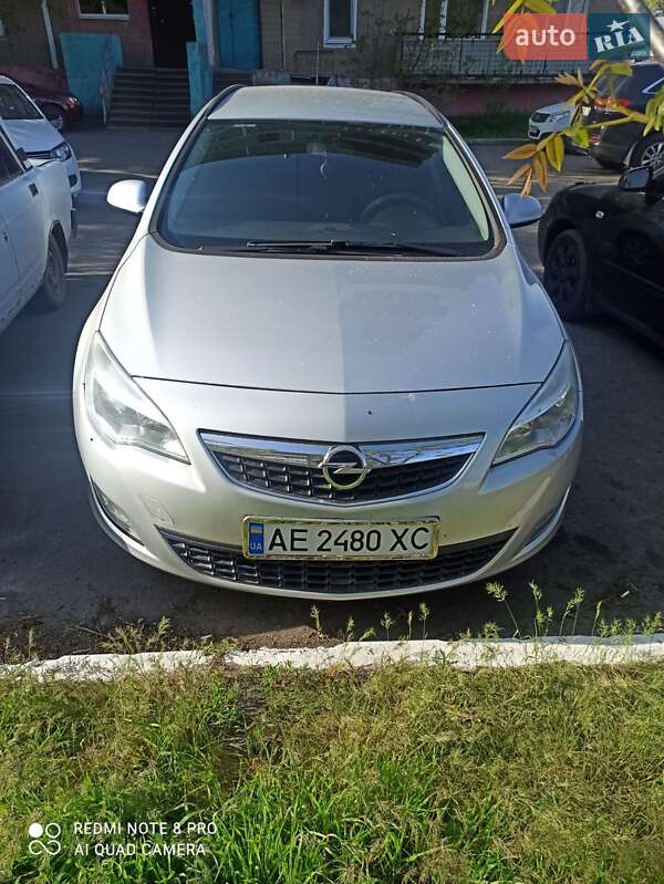 Універсал Opel Astra 2011 в Покровську