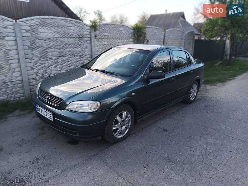 Седан Opel Astra 2004 в Полтаве