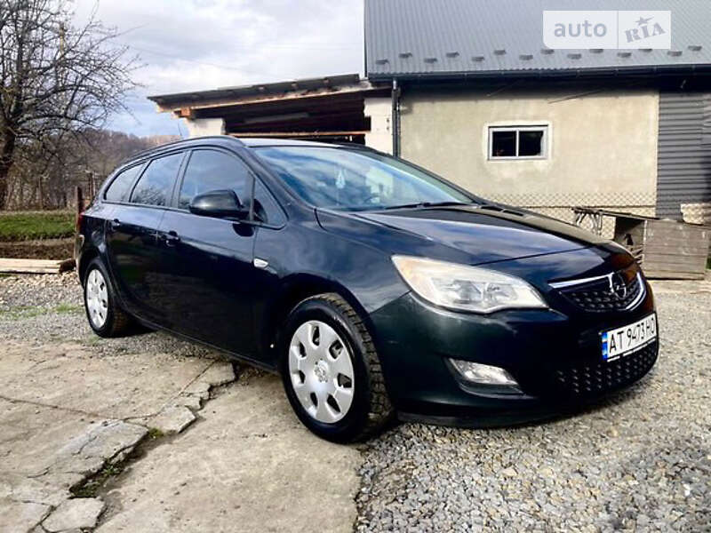 Универсал Opel Astra 2011 в 
