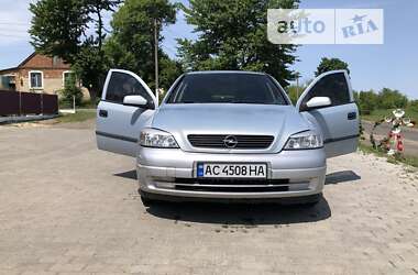 Седан Opel Astra 2004 в Горохове