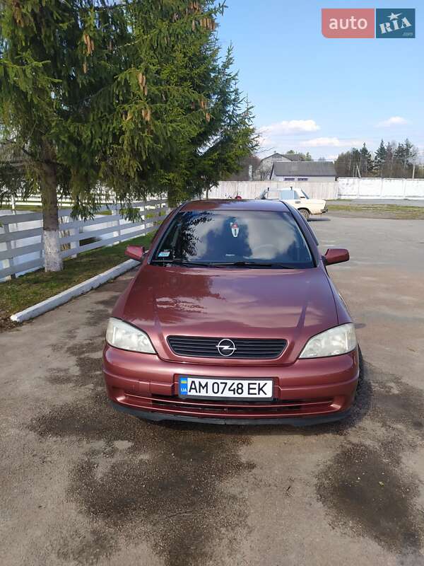 Седан Opel Astra 2001 в Звягеле