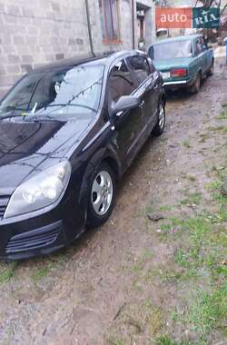 Хетчбек Opel Astra 2005 в Іршаві