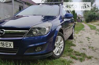 Універсал Opel Astra 2010 в Харкові