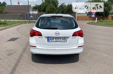 Универсал Opel Astra 2012 в 