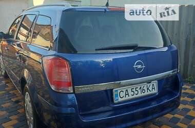Универсал Opel Astra 2005 в Звенигородке