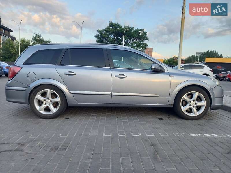 Универсал Opel Astra 2005 в Днепре
