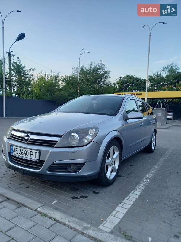 Универсал Opel Astra 2005 в Днепре