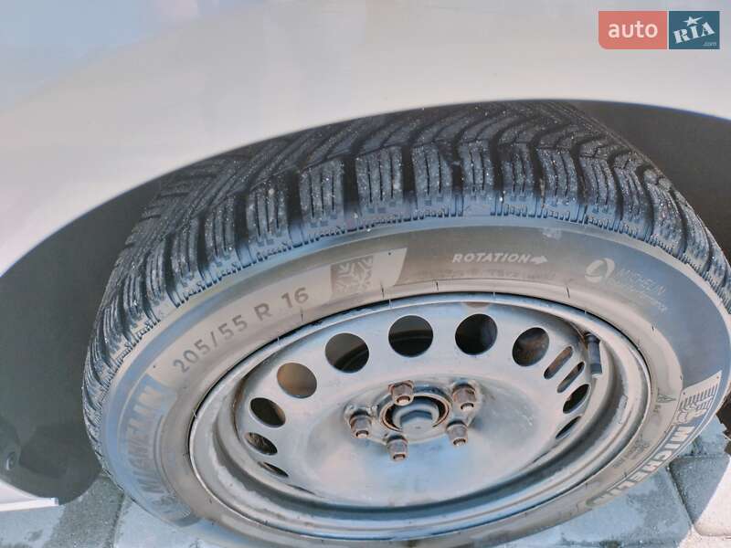 Универсал Opel Astra 2012 в Ивано-Франковске