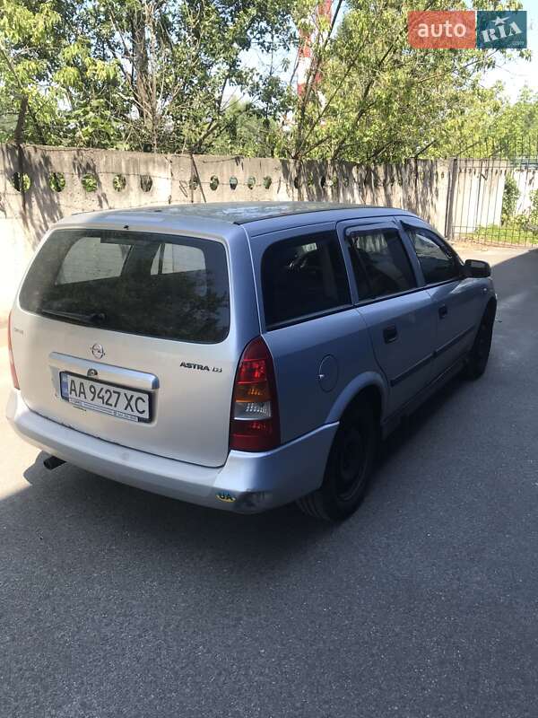 Універсал Opel Astra 2004 в Києві