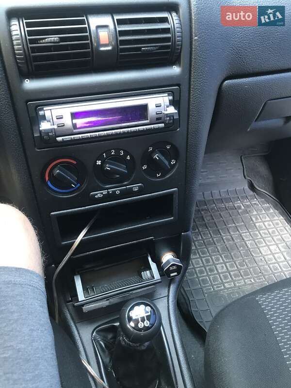 Універсал Opel Astra 2004 в Києві