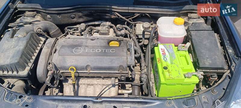 Хетчбек Opel Astra 2012 в Дніпрі