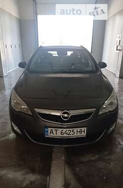 Універсал Opel Astra 2011 в Бурштині