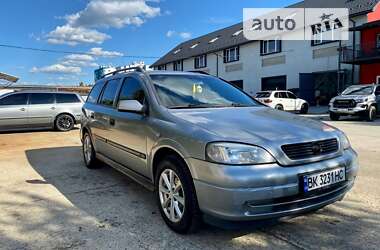 Универсал Opel Astra 2002 в Вараше