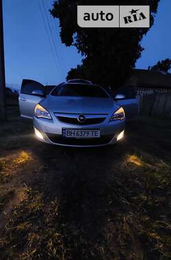 Универсал Opel Astra 2011 в 