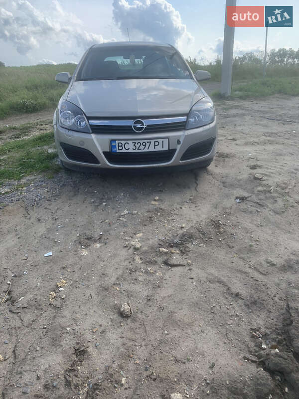 Хэтчбек Opel Astra 2007 в Львове