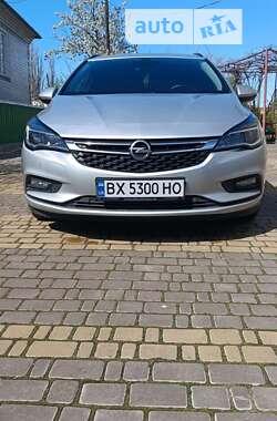 Универсал Opel Astra 2017 в Дунаевцах