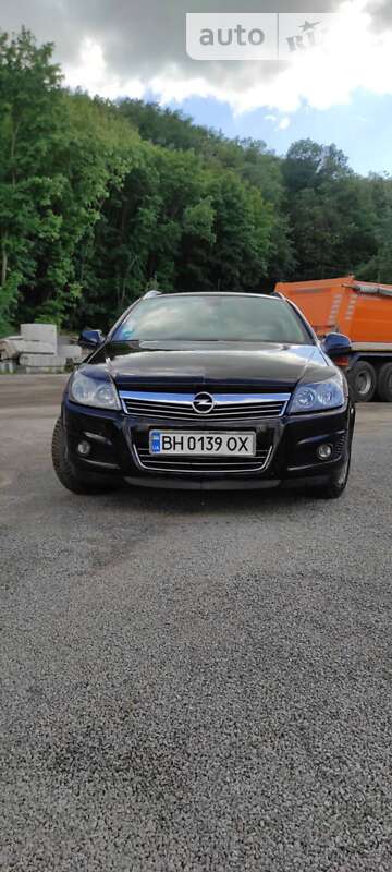 Універсал Opel Astra 2010 в Обухові