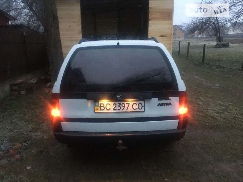 Универсал Opel Astra 1993 в Яремче