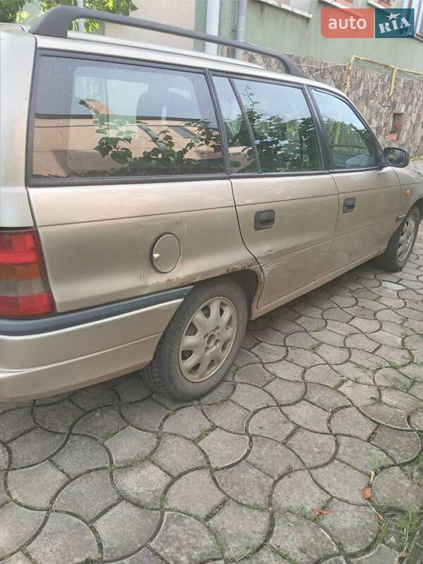 Универсал Opel Astra 1997 в Чопе