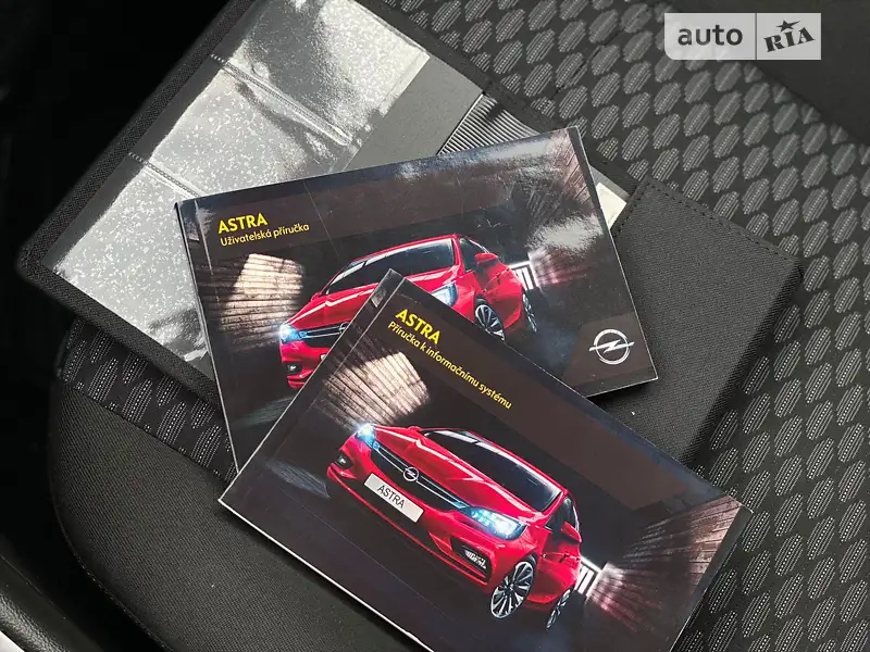 Универсал Opel Astra 2016 в Ужгороде документ