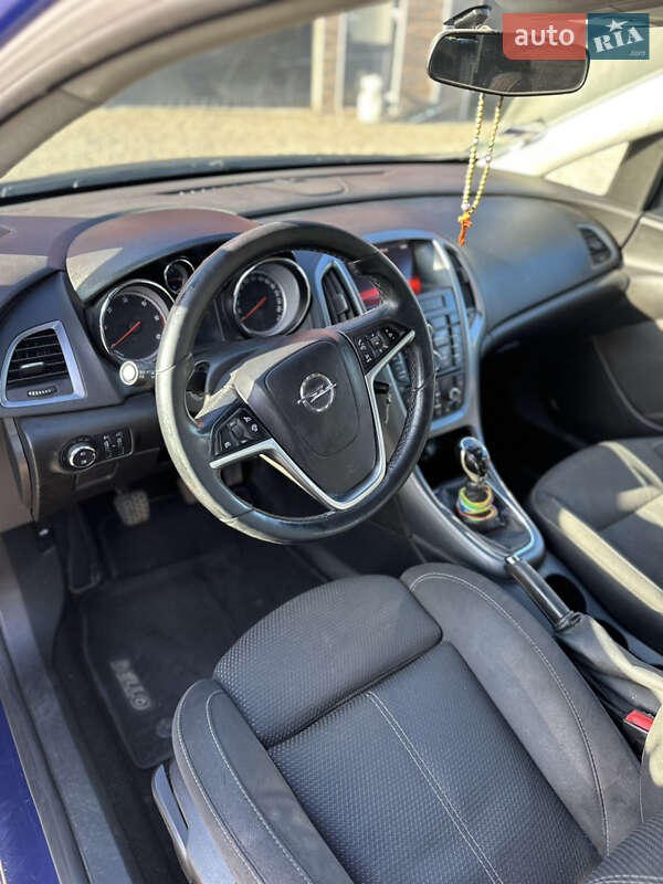 Универсал Opel Astra 2014 в Тячеве