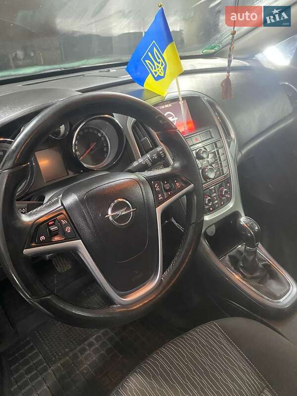 Универсал Opel Astra 2014 в Коломые