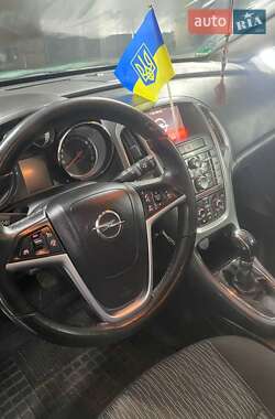 Универсал Opel Astra 2014 в 