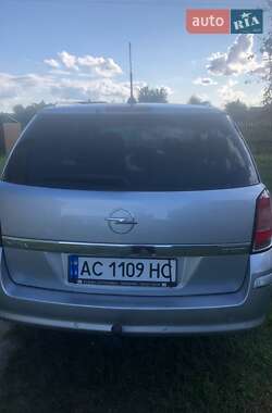 Универсал Opel Astra 2010 в 