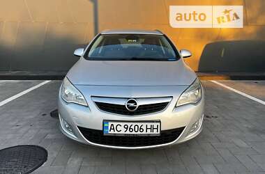 Универсал Opel Astra 2012 в Луцке