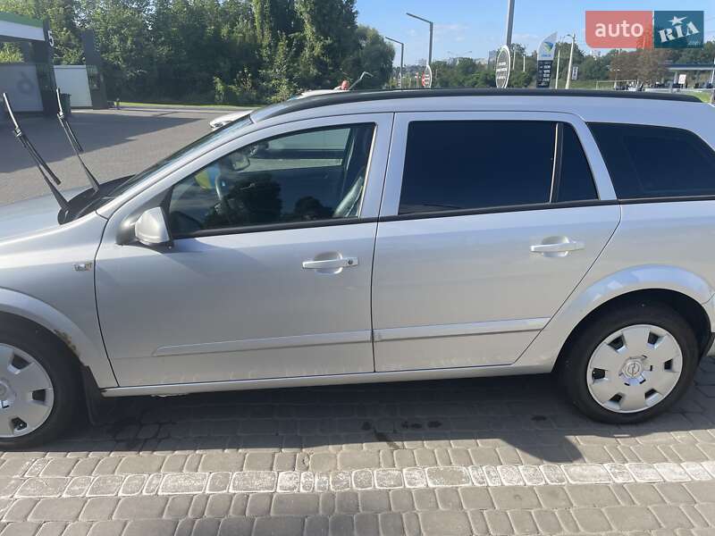 Універсал Opel Astra 2006 в Харкові