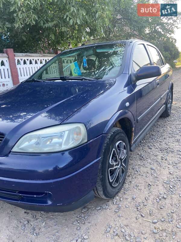 Хэтчбек Opel Astra 2004 в Бершади