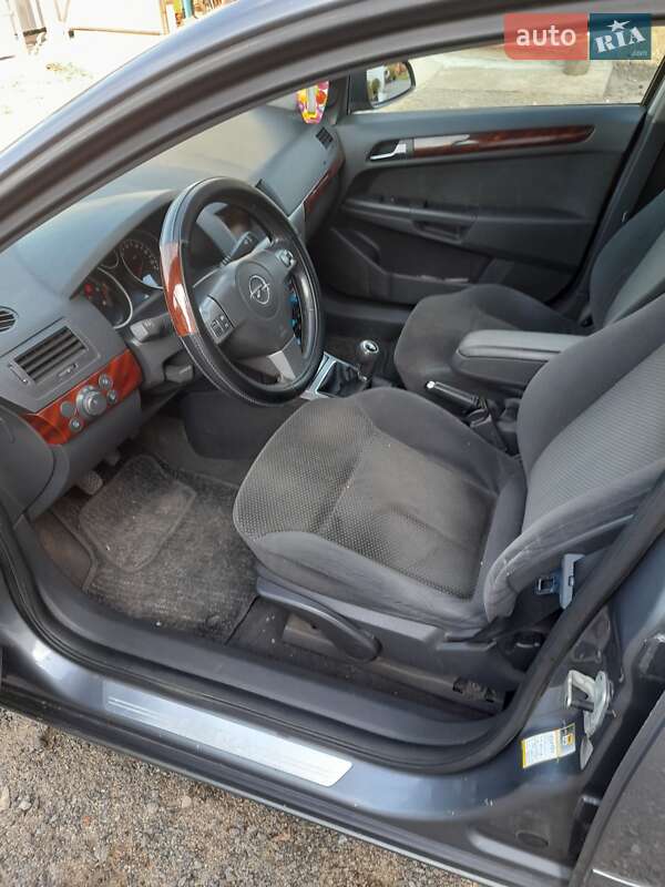 Універсал Opel Astra 2004 в Києві